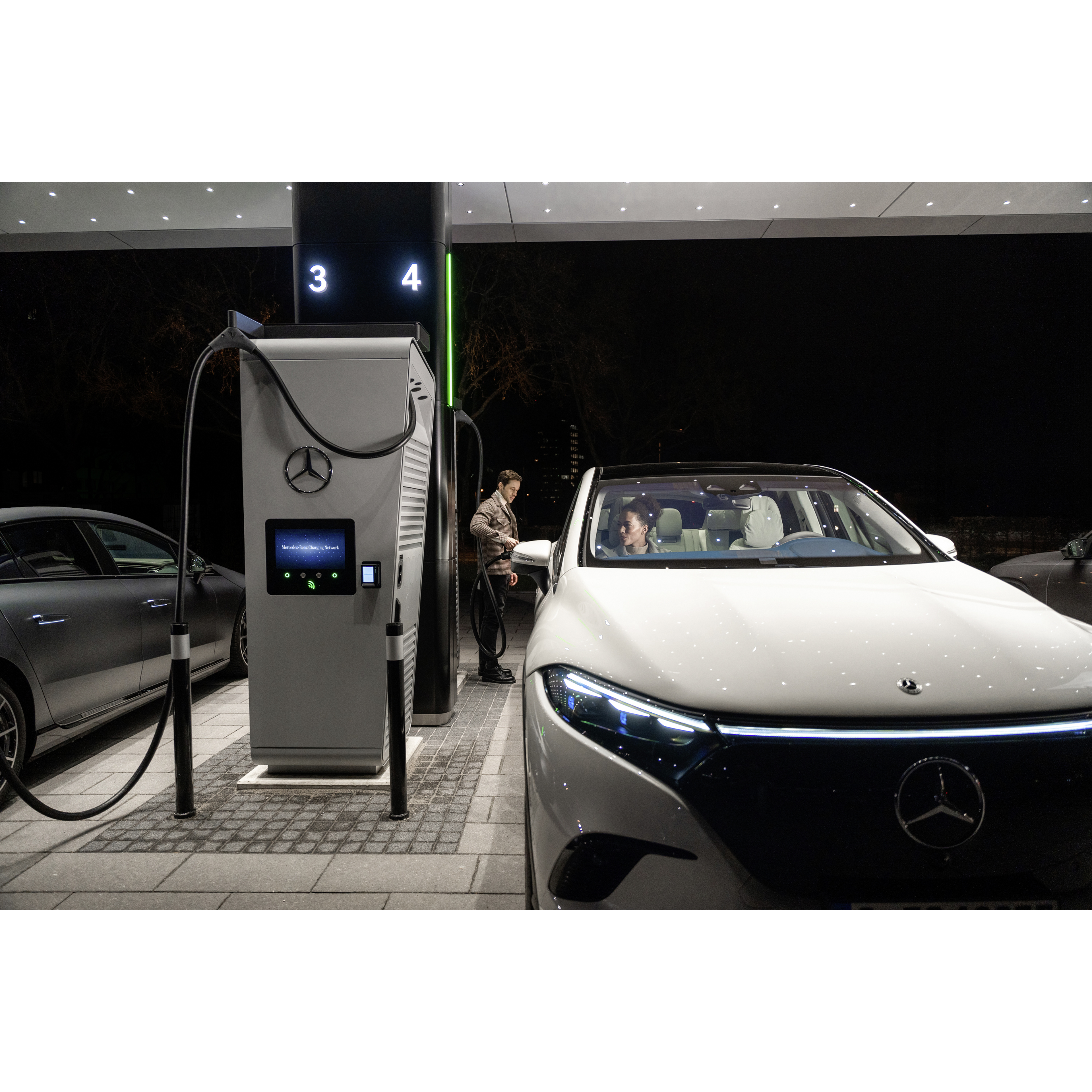 Onderweg opladen | Mercedes-Benz Onderweg opladen met Mercedes me Charge.