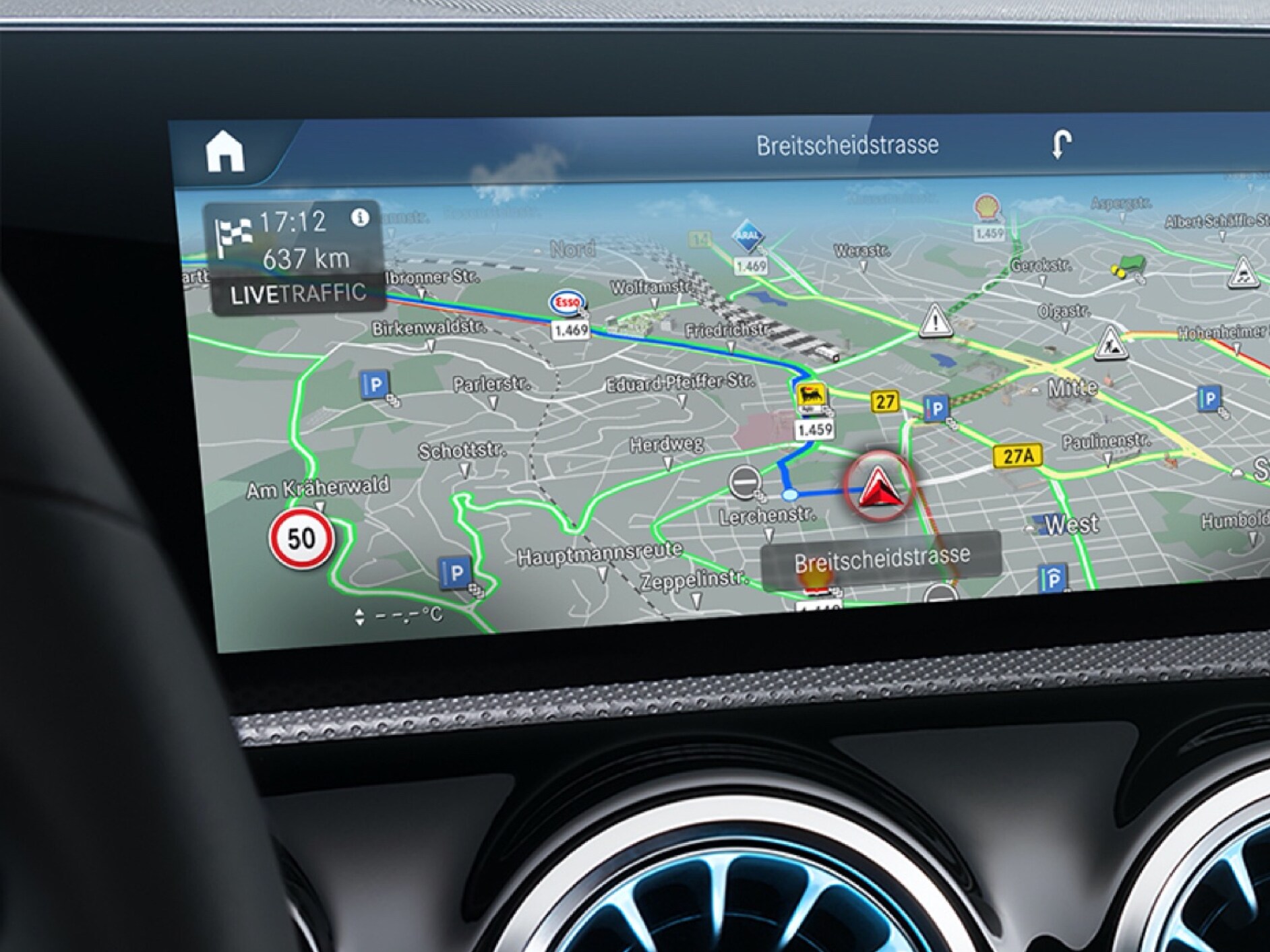 Op het display van het MBUX multimediasysteem worden met de Digitale extra 'Car-to-X-Communicatie' potentiële gevaren weergegeven die zich op de route bevinden.