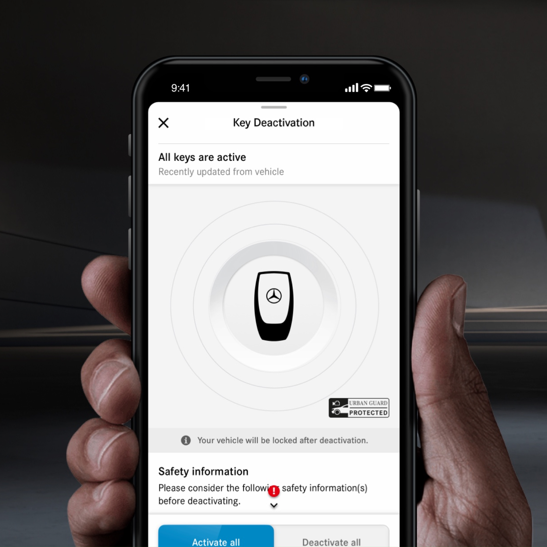 Sleuteldeactivering | Excellence-pakket | Mercedes me Op een smartphone wordt het menu van het digitale extra 'Sleuteldeactivering' weergegeven.