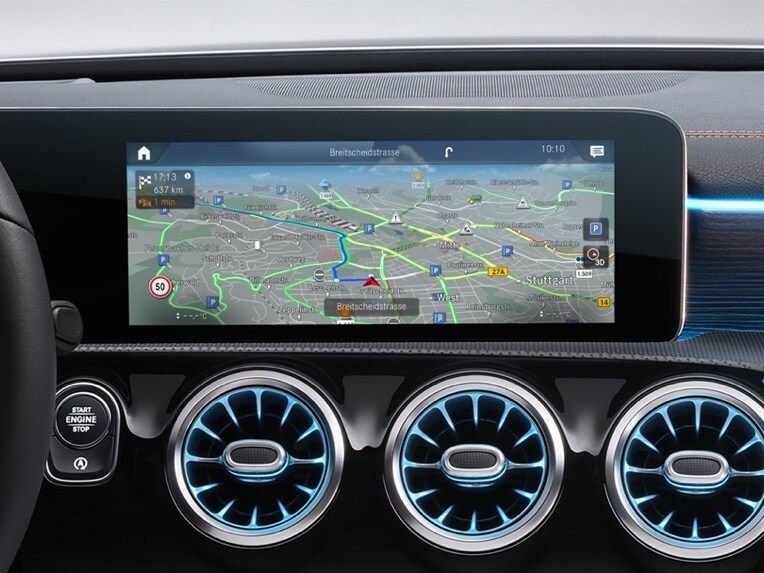 Op het MBUX-multimediasysteem is een digitaal extra voor navigatie geactiveerd.