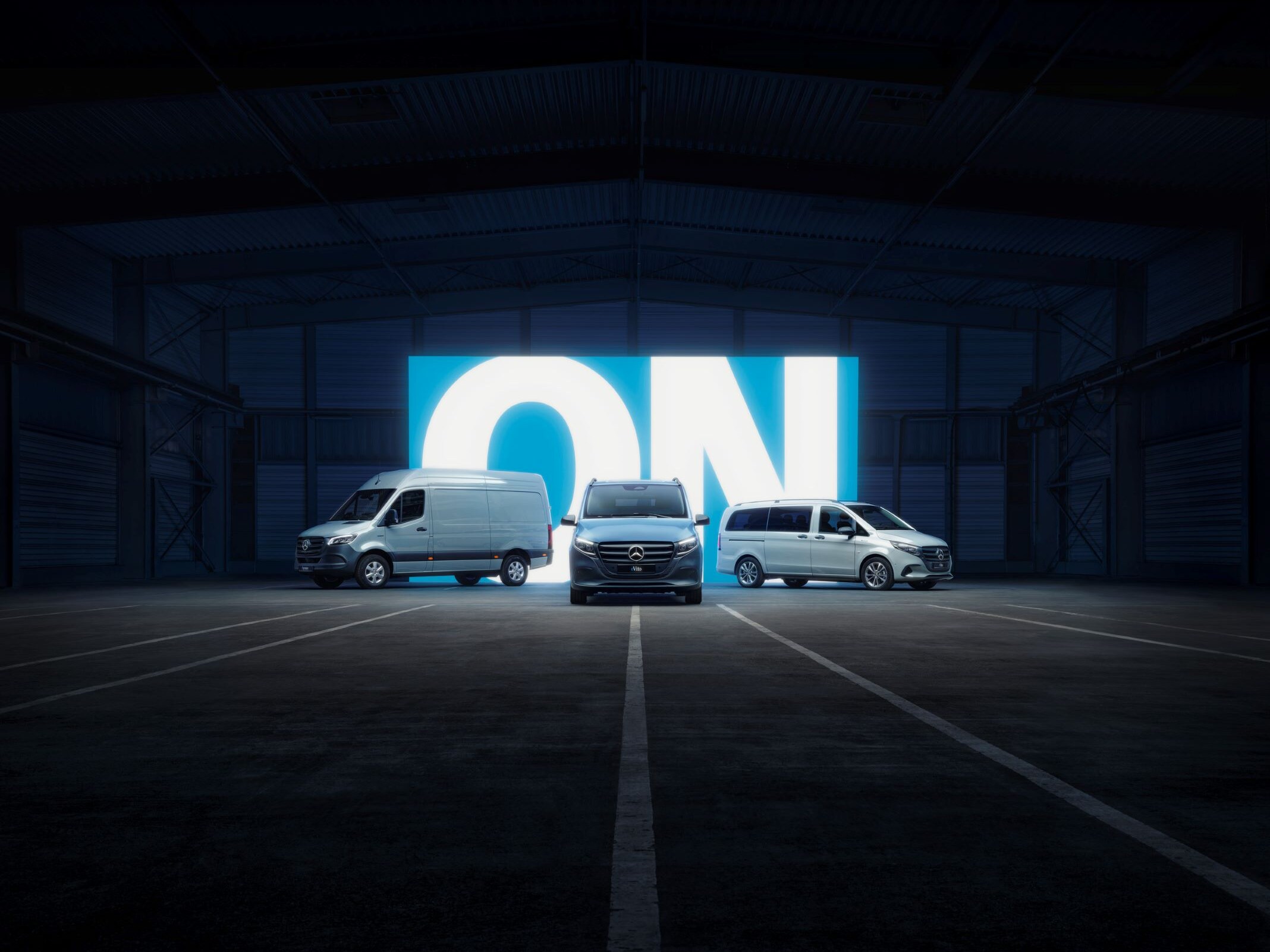 MBUX multimediasysteem in een elektrische Mercedes-Benz bestelwagen.