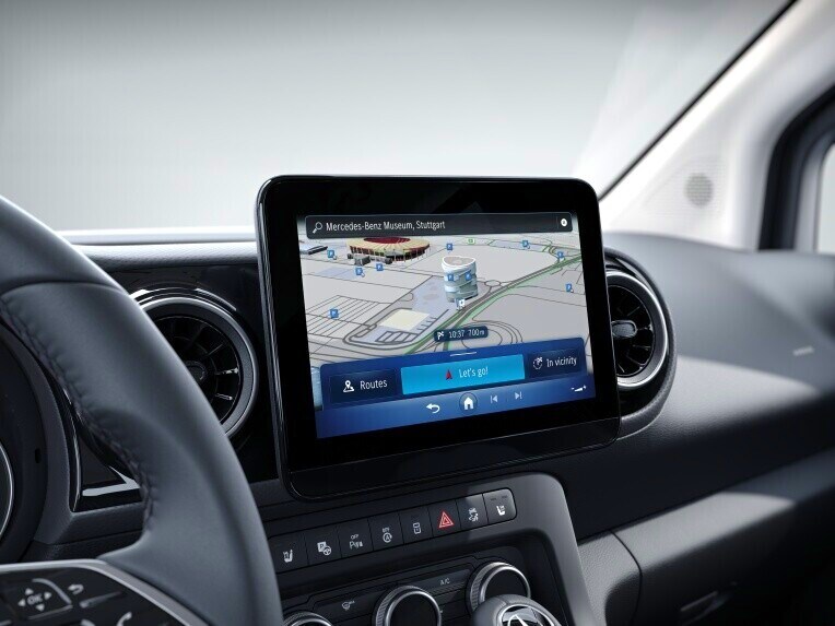 Navigatie op het MBUX multimediasysteem van de Mercedes-Benz eCitan Gesloten Bestelwagen.