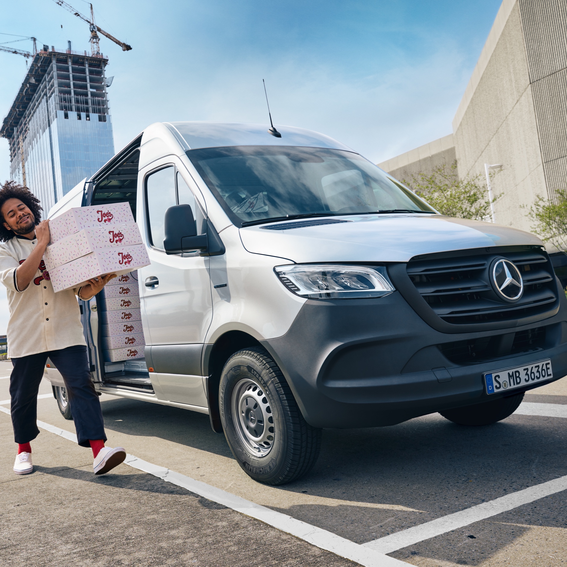 VanSolution | eSprinter Gesloten Bestelwagen | Mercedes-Benz Een Mercedes-Benz eSprinter Gesloten Bestelwagen met een brancheoplossing van VanSolution.