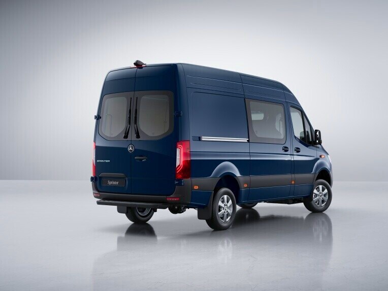 De Mercedes-Benz Sprinter Gesloten bestelwagen met 4x4 vierwielaandrijving en torque on demand.