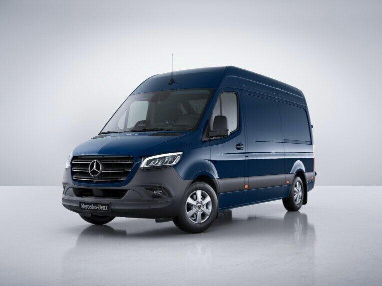 De Mercedes-Benz Sprinter Gesloten Bestelwagen met onderstel voor comfort en ladingbescherming.