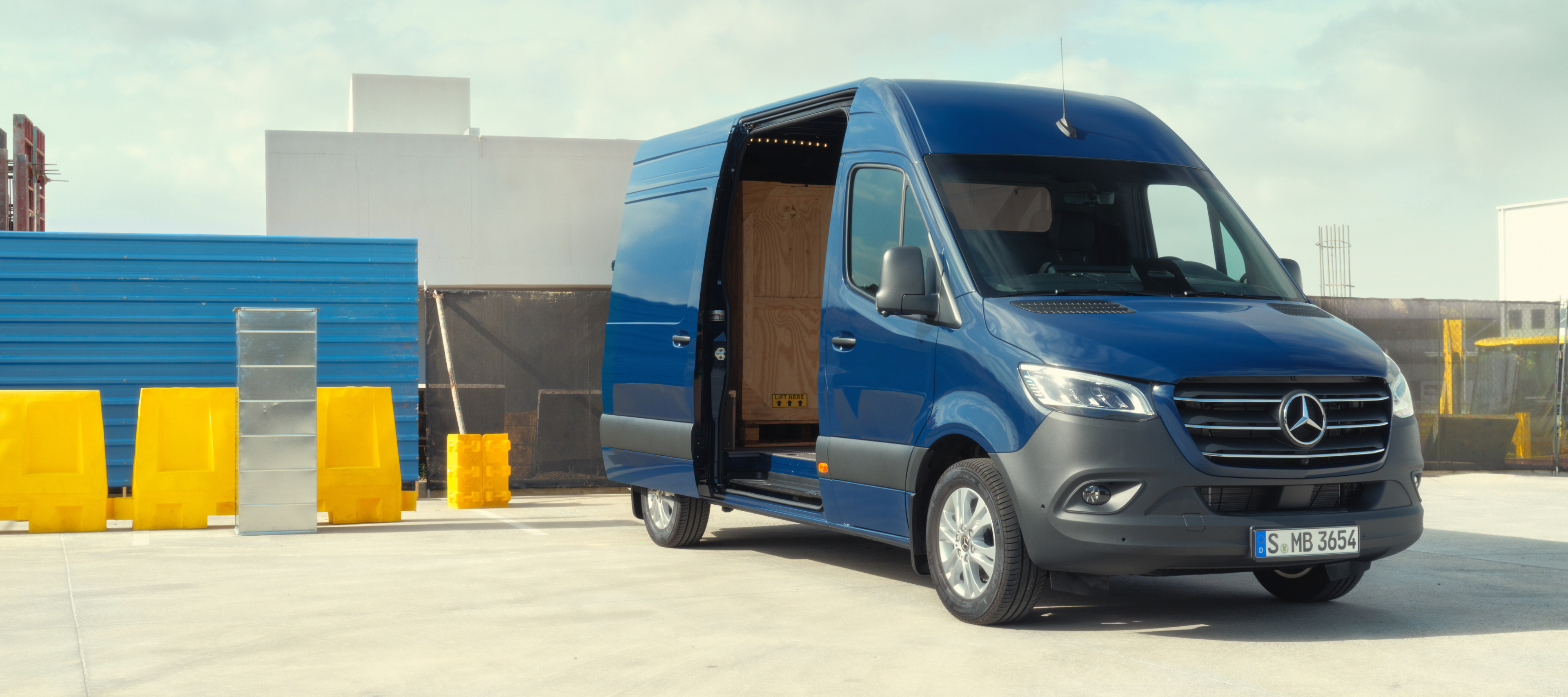 Modelvergelijking | Sprinter Gesloten Bestelwagen | Mercedes-Benz De Mercedes-Benz Sprinter Gesloten Bestelwagen voor bouwmaterialen.