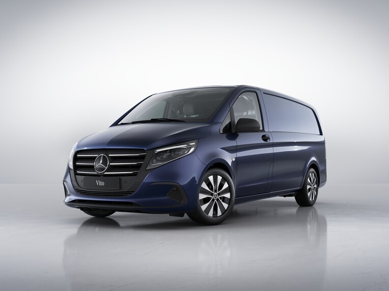 Vito Gesloten Bestelwagen met uitrustingslijn SELECT in een studio-omgeving.