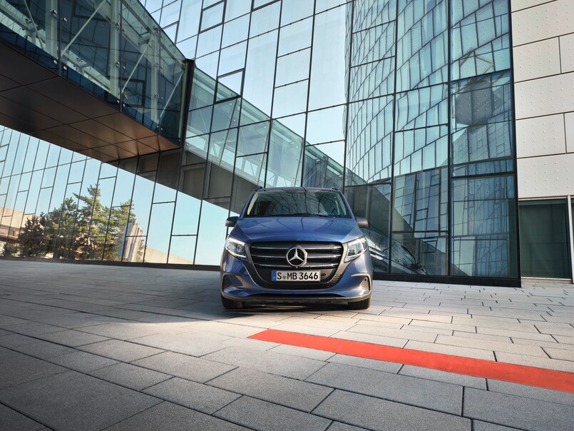 De voorzijde van de Mercedes-Benz Vito Tourer.