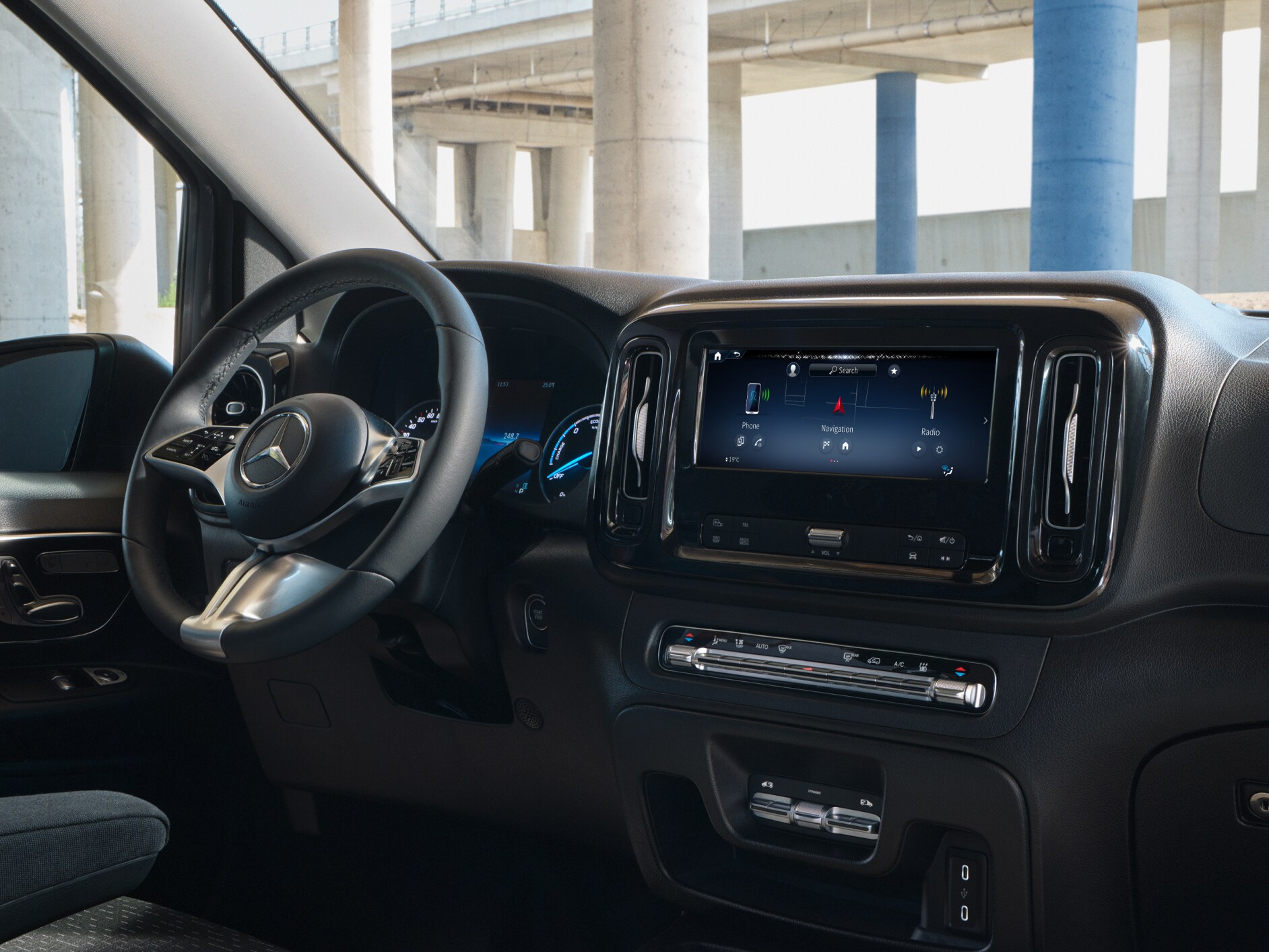 Het digitale extra Hey Mercedes in het MBUX multimediasysteem in de Mercedes-Benz eVito.