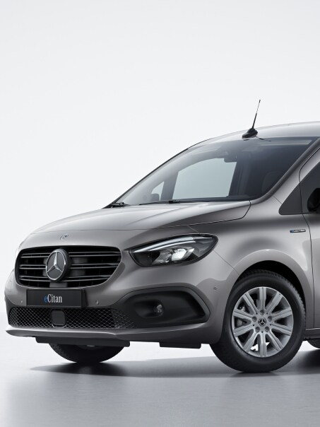 Exterieur van de Mercedes-Benz eCitan Gesloten Bestelwagen.