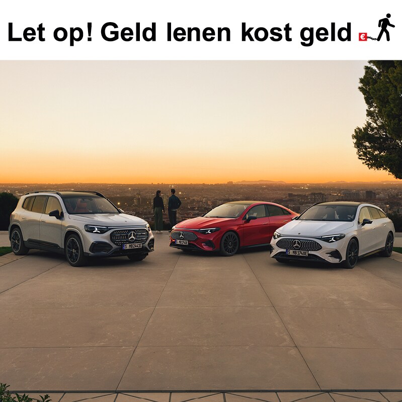 Een vrouw nadert een Mercedes EQA.