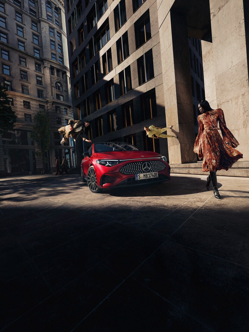 Een nieuwe rode elektrische CLA.