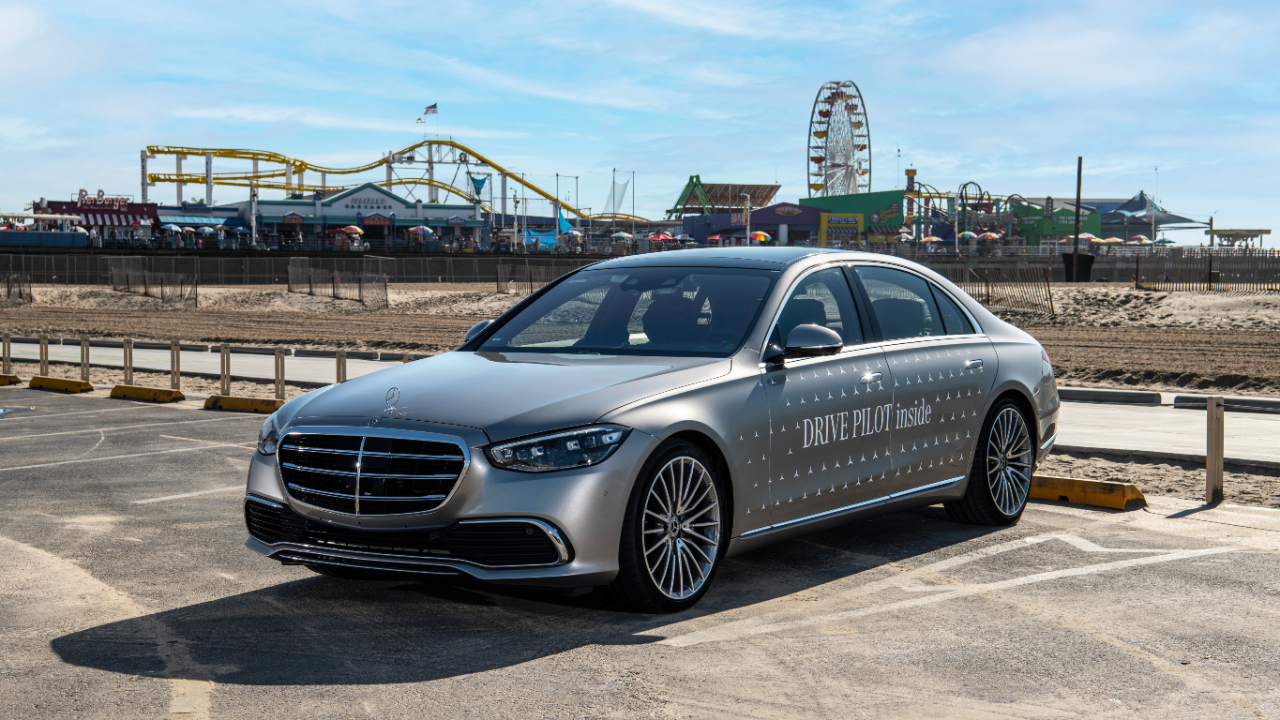 Luxe auto’s aangedreven door intelligente software! Luxe auto’s aangedreven door intelligente software!