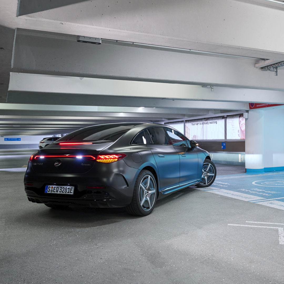 Sterk millimeterwerk. Sterk millimeterwerk.