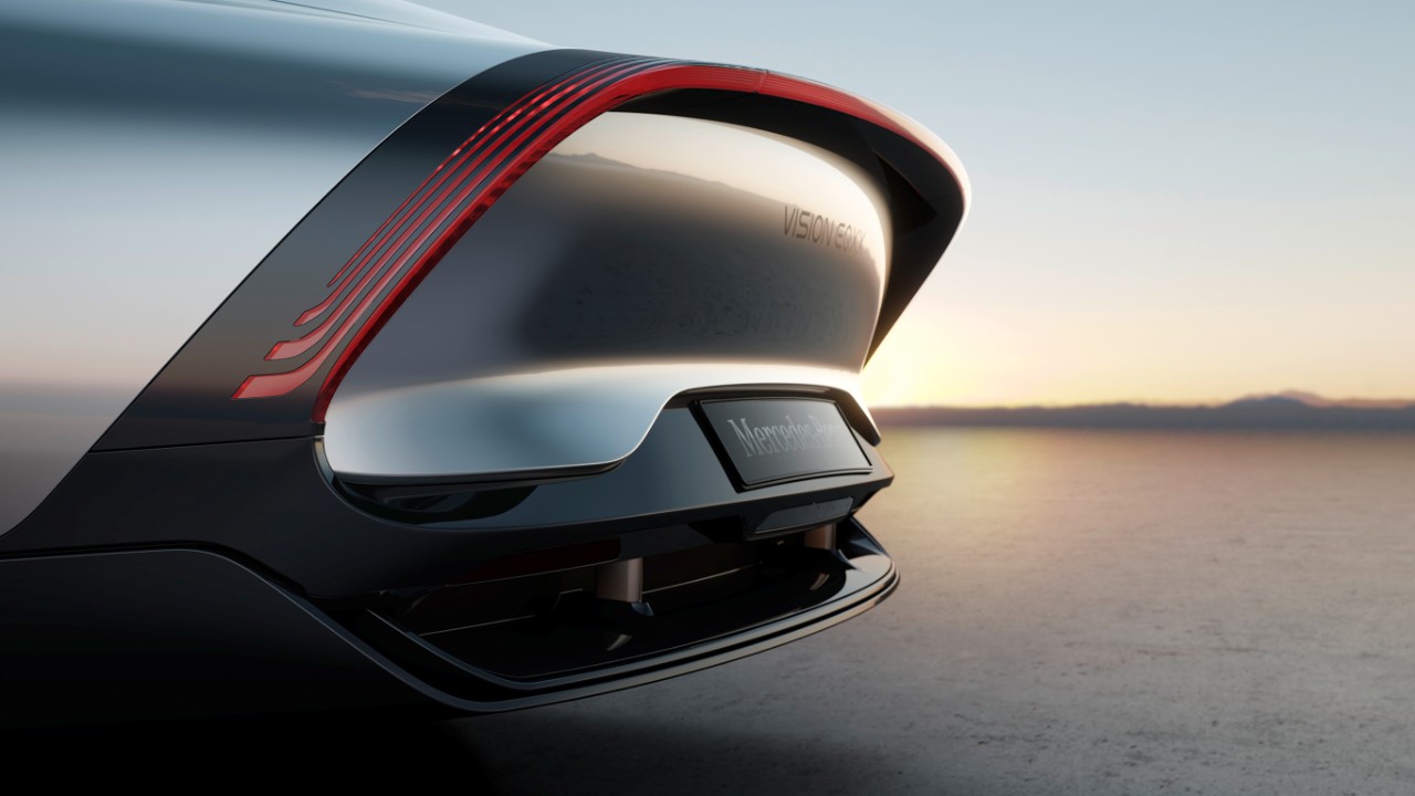 Balise: Mercedes-Benz VISION EQXX demonstreert efficiëntie in de praktijk. VISION EQXX verbreekt eigen efficiëntierecord tijdens zomerse roadtrip van Stuttgart naar Silverstone: 1.202 km op een enkele acculading.