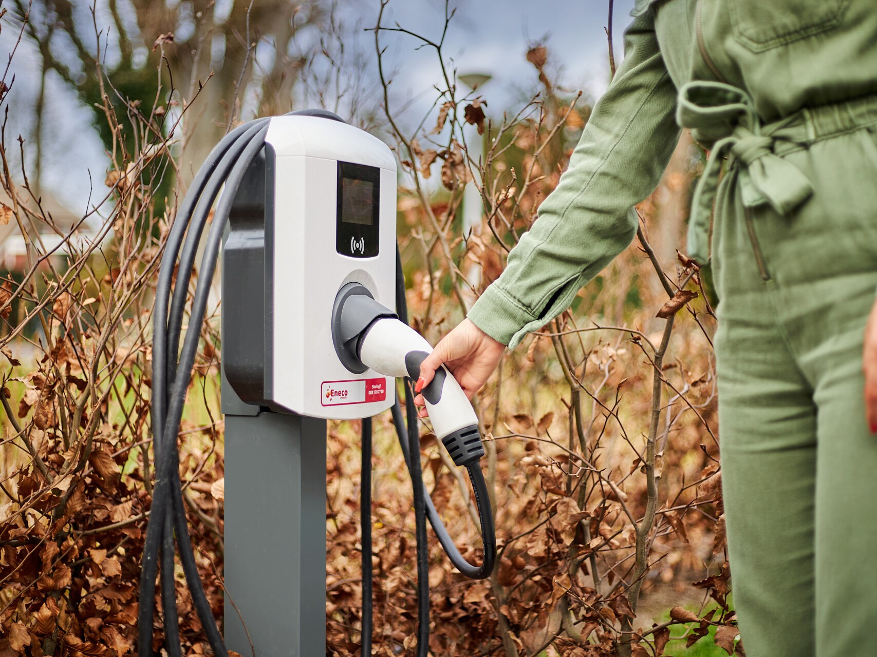 Met de oplaadmogelijkheden en services van Mercedes-Benz kunt u zich ontspannen en volop genieten van het nieuwe rijgevoel met EQ Power-modellen.