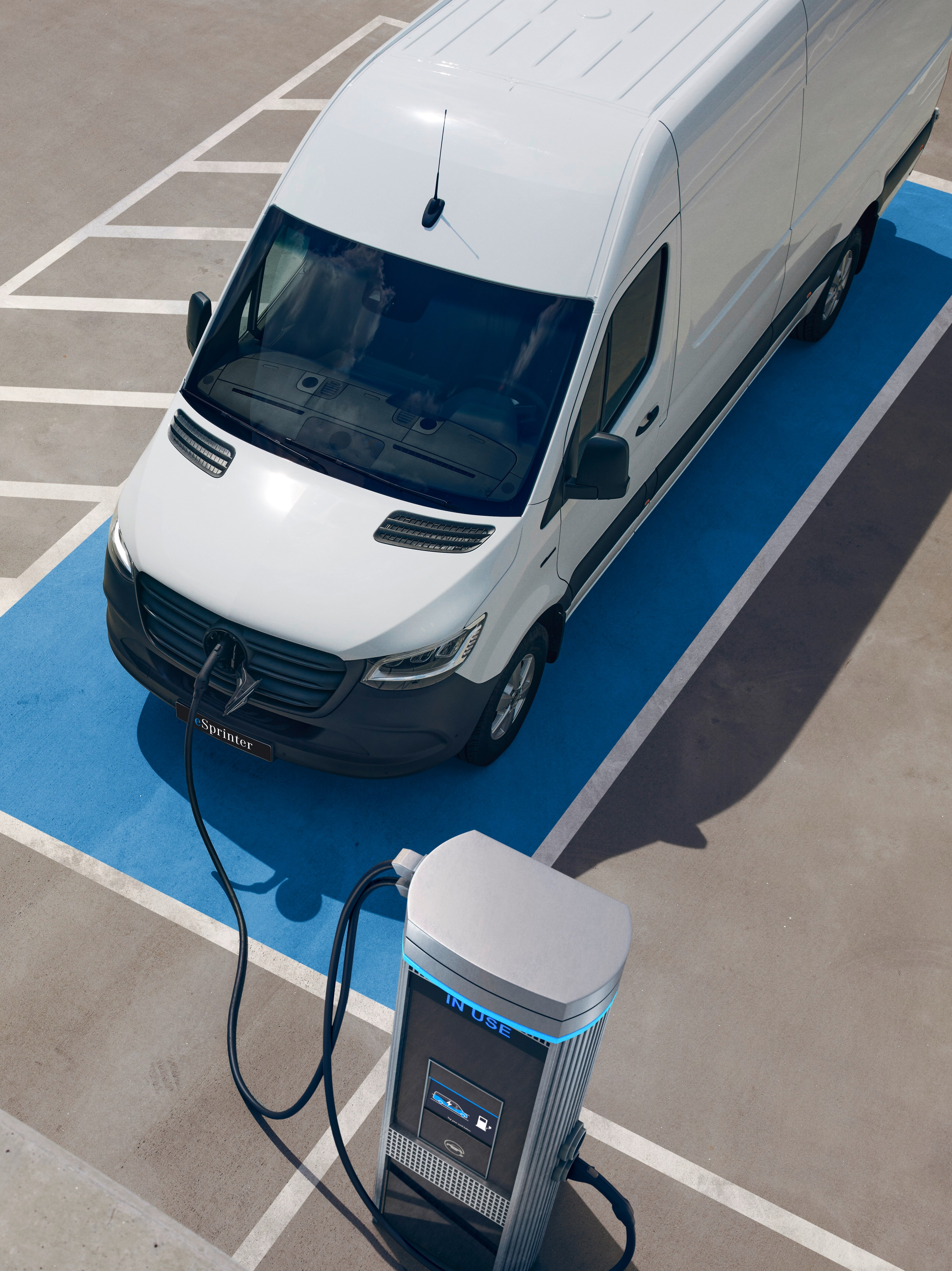 Een zakelijke laadpaal bij u op kantoor